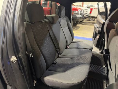 Used 2017 Toyota Tacoma TRD Sport w/ Tow Package image 24