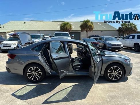 Used 2025 Volkswagen Jetta Sport FWD image 16