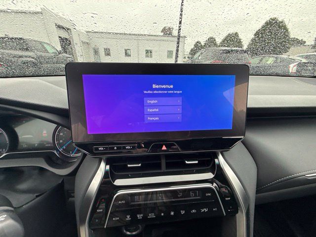 Used 2024 Toyota Venza Nightshade AWD/4WD image 18