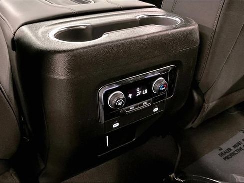 Used 2024 Chevrolet Suburban LS AWD/4WD image 32