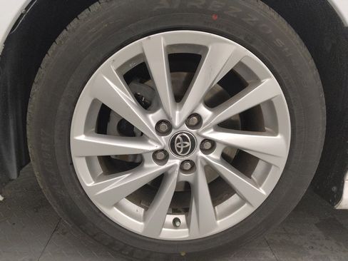 Used 2021 Toyota Camry LE image 31