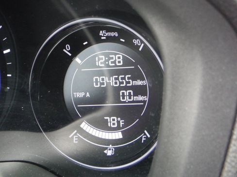 Used 2017 Honda HR-V EX image 35