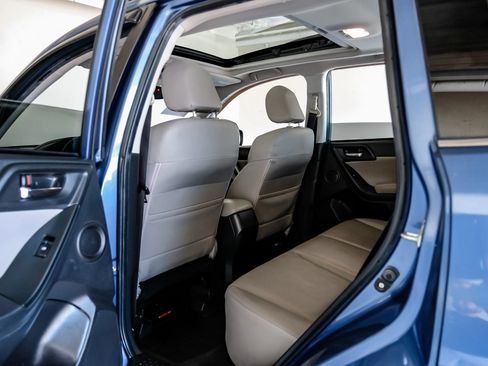 Used 2015 Subaru Forester 2.5i Touring AWD/4WD image 32