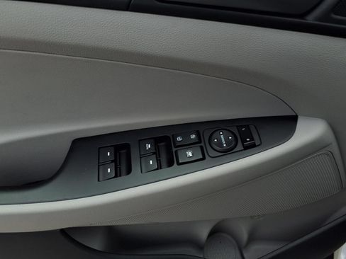 Used 2017 Hyundai Tucson Sport FWD image 16