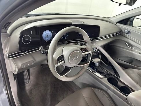 Certified 2023 Hyundai Elantra SEL w/ Convenience Package image 13