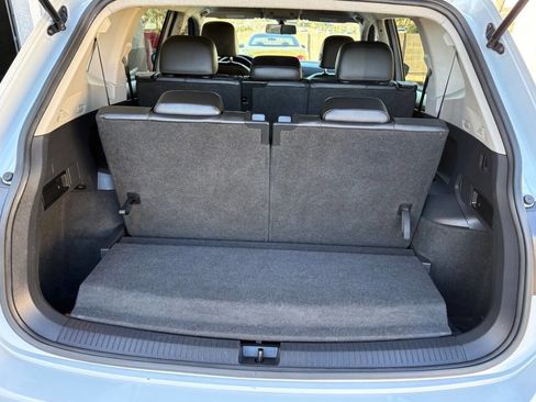 Used 2019 Volkswagen Tiguan SE image 29