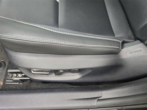 Used 2025 Toyota Camry SE image 15