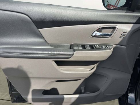 Used 2015 Honda Odyssey Touring Elite image 12