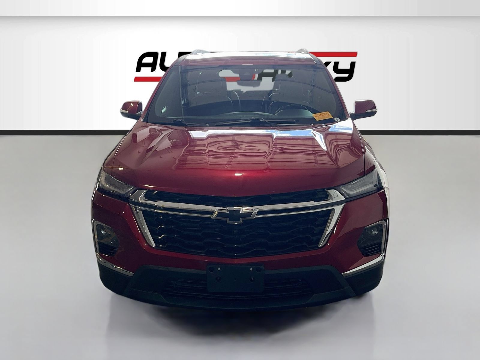 Used 2023 Chevrolet Traverse LT w/ LT Premium Package AWD/4WD image 2