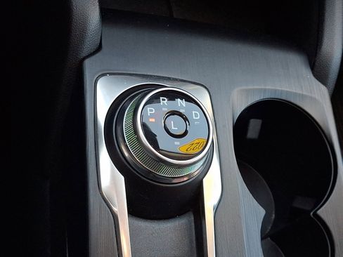 Certified 2022 Ford Escape SE w/ SE Sport Appearance Package image 19