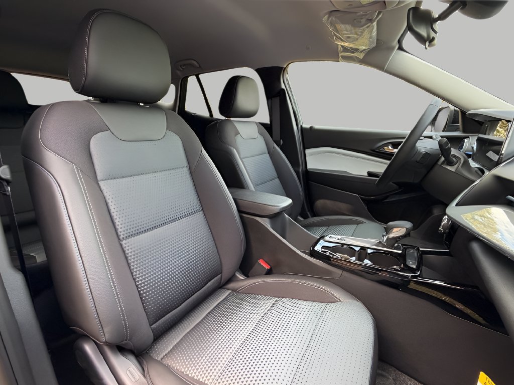 New 2026 Chevrolet Trax LT w/ Midnight Edition FWD image 10