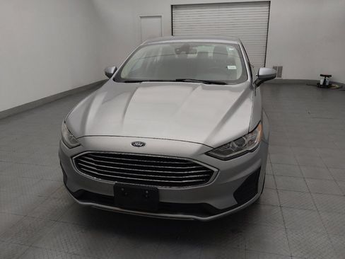 Used 2020 Ford Fusion SE FWD image 15