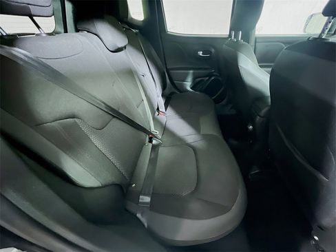 Used 2020 Jeep Renegade Altitude w/ UConnect 8.4 Nav Group image 24