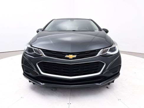 Used 2018 Chevrolet Cruze LT image 9