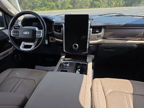 Certified 2022 Ford Expedition Limited image 2