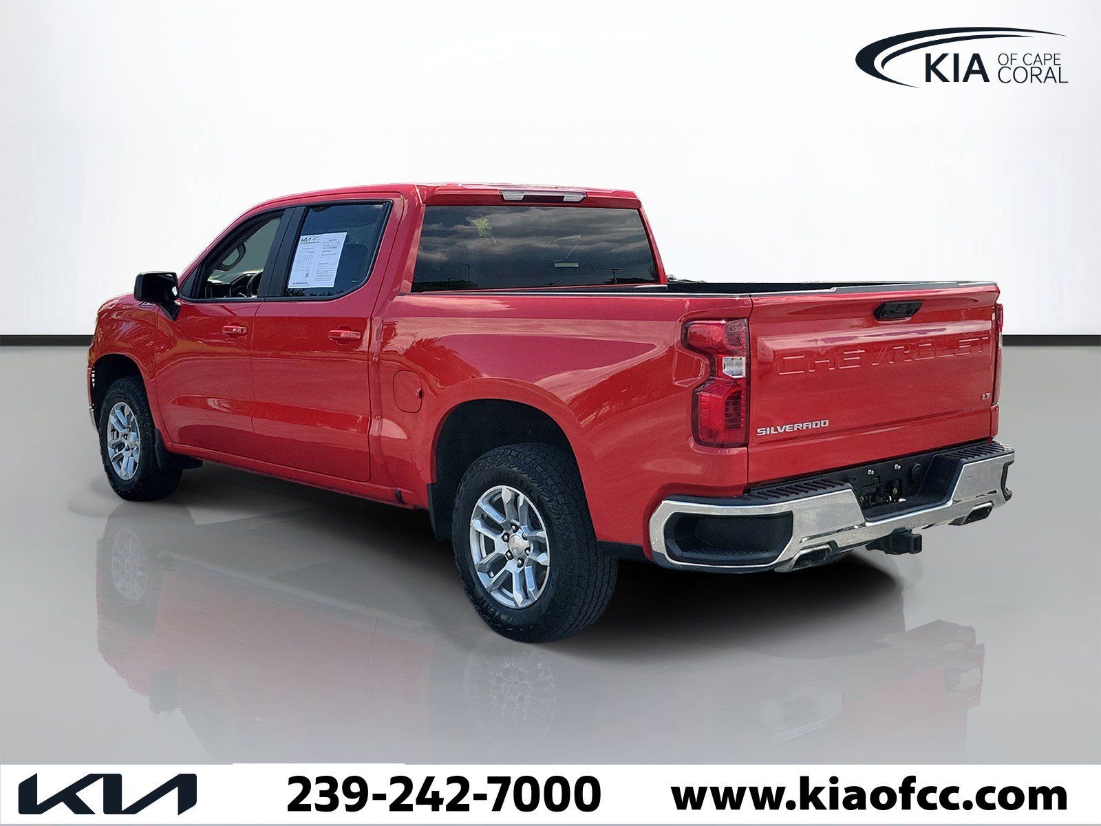Used 2022 Chevrolet Silverado 1500 LT AWD/4WD image 4