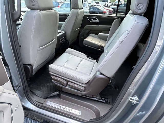 Used 2022 Chevrolet Suburban Z71 w/ Off-Road Capability Package AWD/4WD image 13