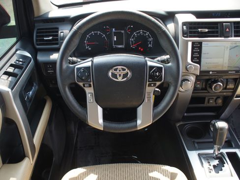 Used 2020 Toyota 4Runner SR5 AWD/4WD image 5
