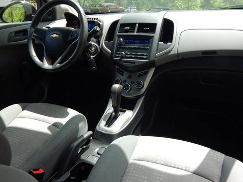 Used 2015 Chevrolet Sonic LS FWD image 17