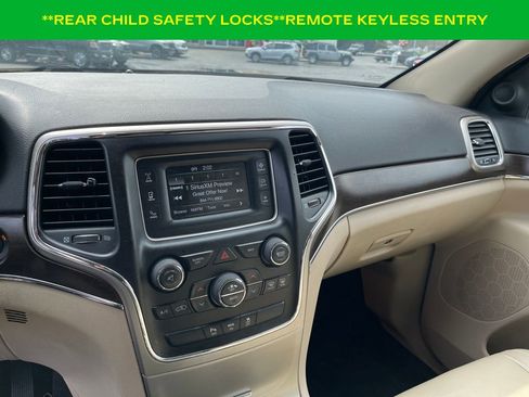 Used 2015 Jeep Grand Cherokee Limited w/ Trailer Tow Group IV image 16