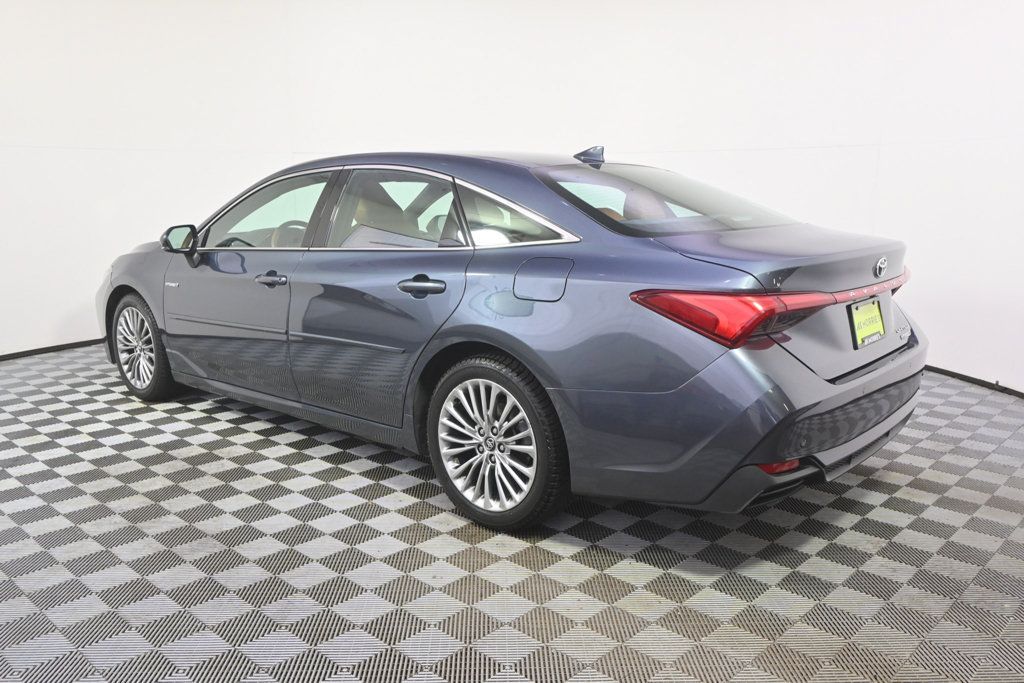 Used 2020 Toyota Avalon Limited w/ Advanced Safety Package FWD image 3