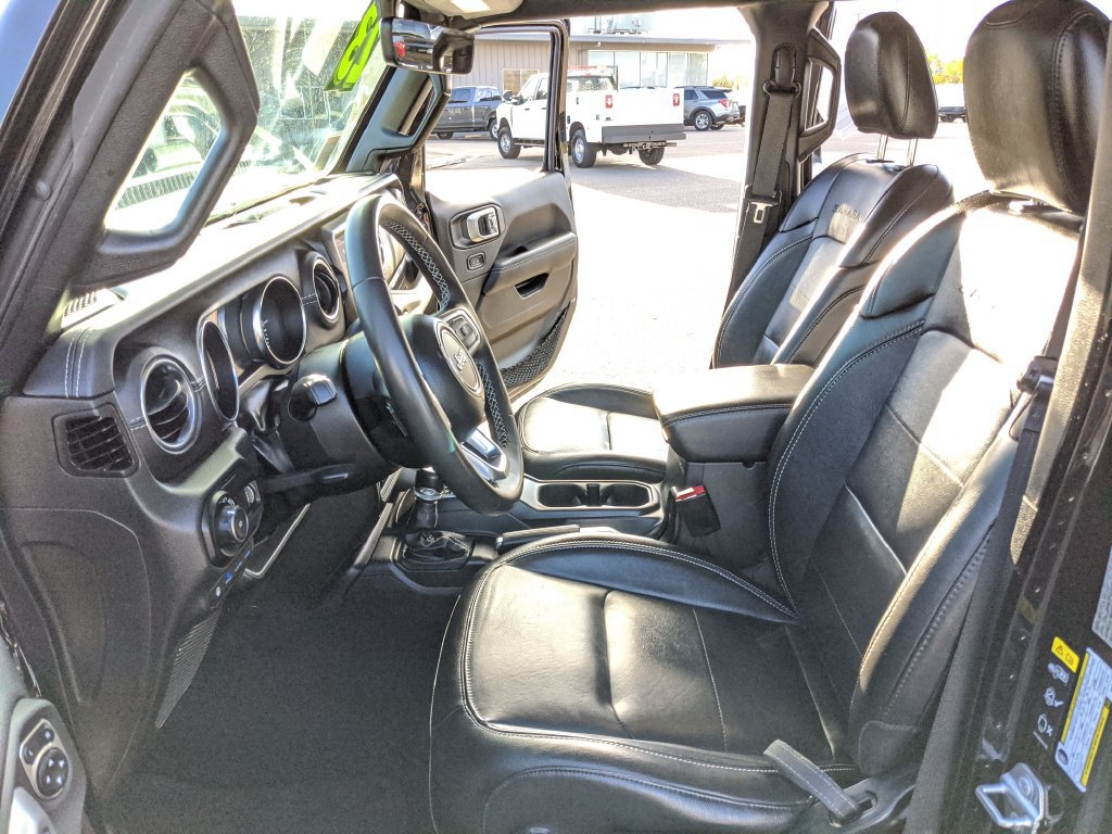 Used 2023 Jeep Wrangler Unlimited Sahara AWD/4WD image 14