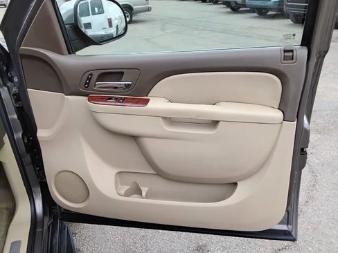 Used 2011 Chevrolet Tahoe LTZ image 15