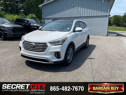 Used 2017 Hyundai Santa Fe FWD image 1