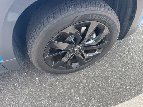 Used 2023 Volkswagen Taos SE image 14