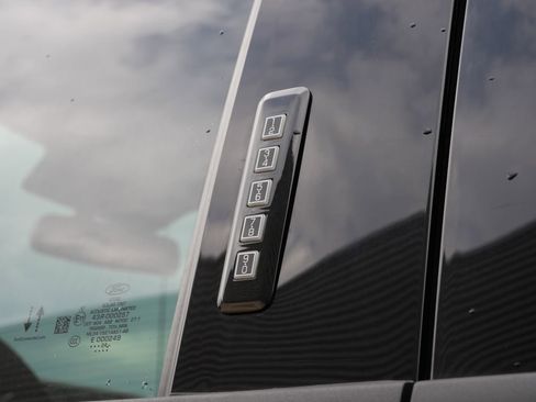 Used 2024 Ford F250 Lariat w/ Sport Appearance Package AWD/4WD image 12
