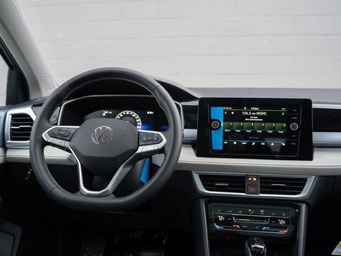 New 2026 Volkswagen Taos SE image 10