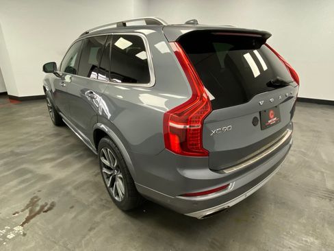 Used 2017 Volvo XC90 T6 Momentum w/ Vision Package AWD/4WD image 4