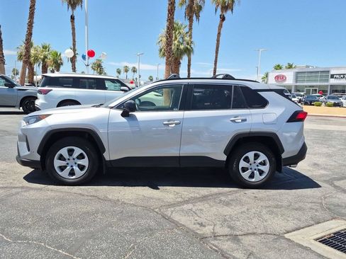 Used 2019 Toyota RAV4 LE w/ Carpet Mat Package FWD image 3