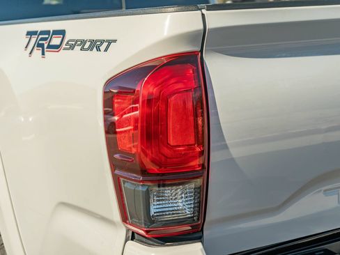 Certified 2018 Toyota Tacoma TRD Sport RWD image 8
