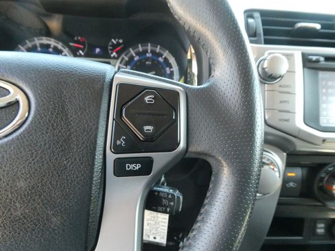 Used 2016 Toyota 4Runner SR5 AWD/4WD image 19