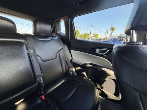 Used 2025 Jeep Compass Limited AWD/4WD image 33