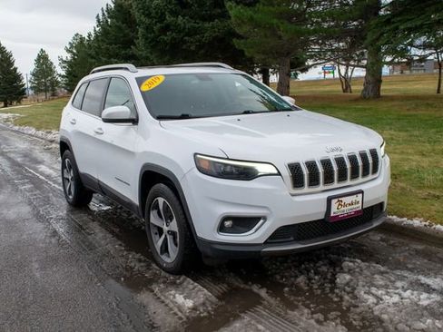 Used 2019 Jeep Cherokee Limited image 8
