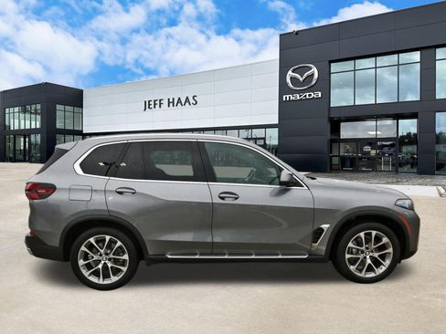 Used 2025 BMW X5 xDrive40i AWD/4WD image 5