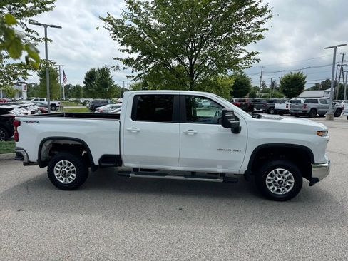 Used 2024 Chevrolet Silverado 2500 LT image 4