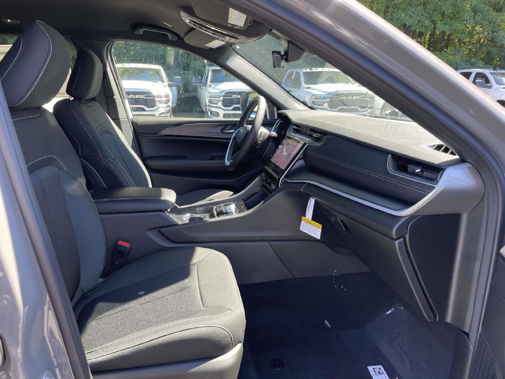 New 2027 Jeep Grand Cherokee 4WD image 15
