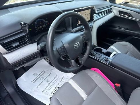 Used 2025 Toyota Camry SE FWD image 23