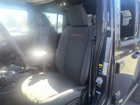 Used 2024 Jeep Gladiator Rubicon w/ Technology Group image 11