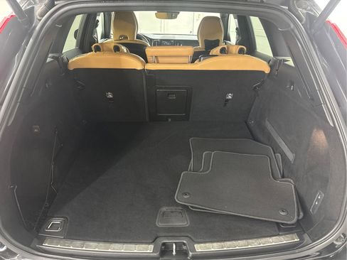 Used 2019 Volvo XC60 T6 Inscription w/ Protection Package Premier AWD/4WD image 16