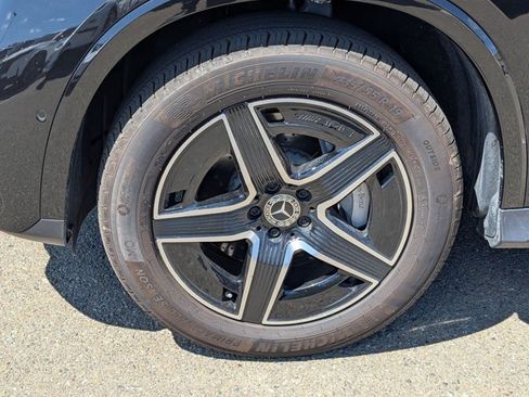 Used 2024 Mercedes-Benz GLC 300 4MATIC image 25