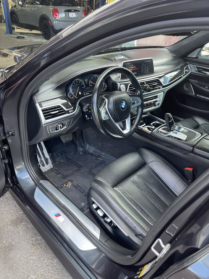 Used 2016 BMW 750i xDrive AWD/4WD image 11