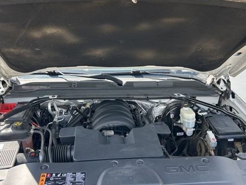 Used 2017 GMC Yukon SLT w/ Open Road Package image 10