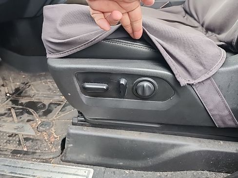 Used 2019 Chevrolet Silverado 1500 LT Trail Boss image 15