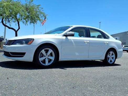 Used 2013 Volkswagen Passat 2.5 SE FWD image 3
