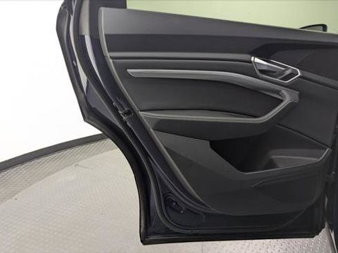 Used 2022 Audi e-tron Premium image 15