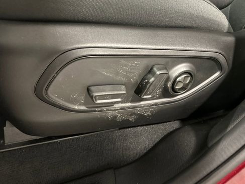 New 2026 Jeep Grand Cherokee L Laredo image 17